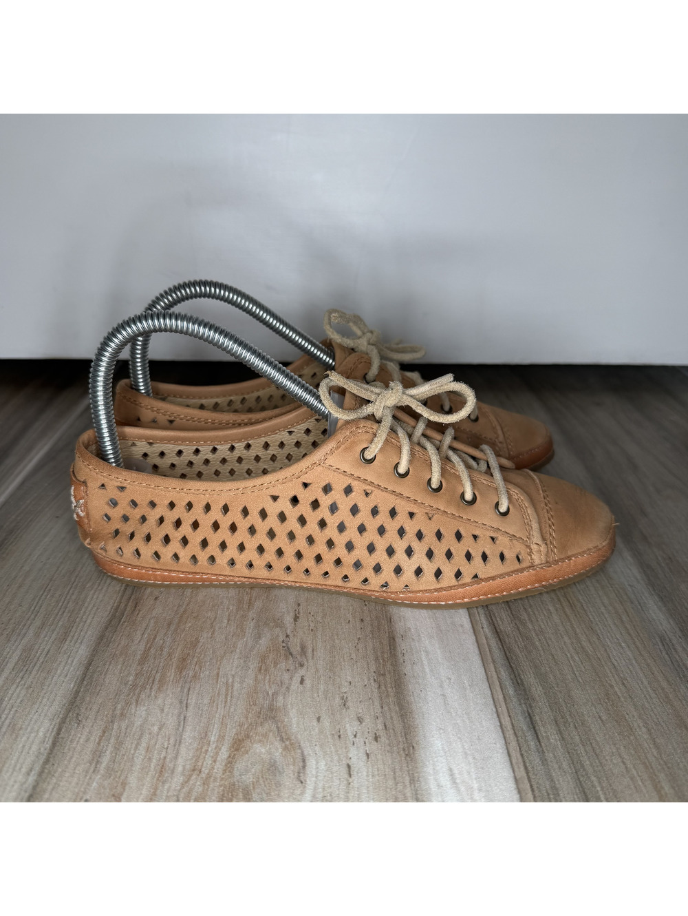 Frye Tegan Low Lace Laser Cut Leather Sneaker Shoes Caramel Brown Womens Sz 6.5M